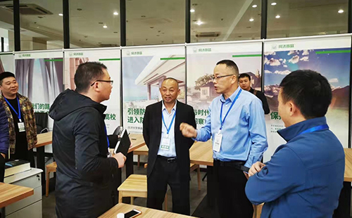 同济微晶范老师为加盟商讲解地下室防水防潮防霉知识 同济微晶范老师为加盟商讲解地下室防水防潮防霉知识